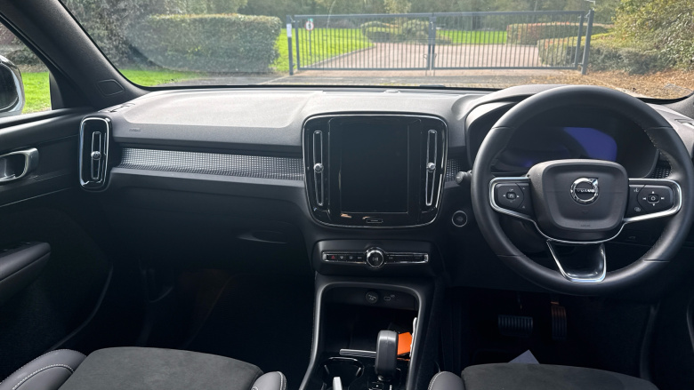 Volvo XC40 2.0 B3P Plus Dark 5dr Auto Petrol Estate